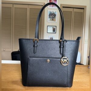 Michael Kors JET SET ITEM LARGE TOP ZIP POCKET TOTE